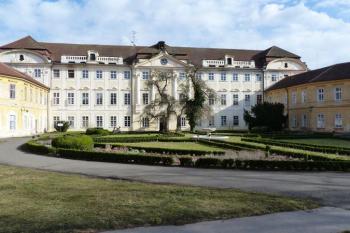 Horní Beřkovice (zámek) ( © František Kinař 05/2017)