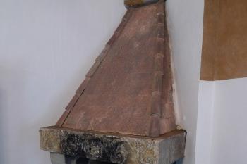původní krb v Hodovním sále (© Karel Husák, 08/2011)