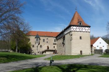 Vodní hrad Budyně nad Ohří (© František Kinař, 04/2012)
