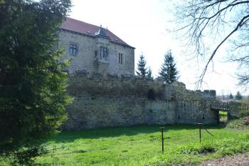 Vodní hrad Budyně nad Ohří (© František Kinař, 04/2012)