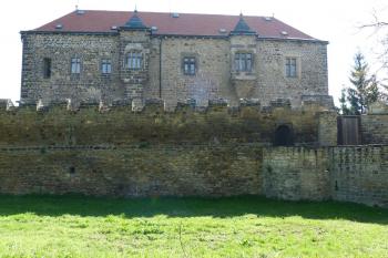 Vodní hrad Budyně nad Ohří (© František Kinař, 04/2012)