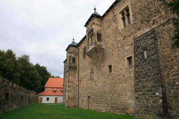 Západní křídlo od jihozápadu ( © Stanislav Šůna 09/2009)