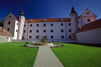 Soukromý zámek Ořechov - fotografie použita s laskavým souhlasem majitele - tímto děkujeme (2015 © foto castello)
