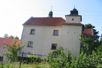 jižní křídlo s kaplí a kostelem (© Dušan Dohňanský 09/2019)