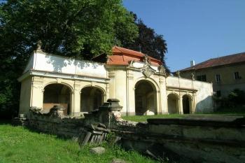 Pohled od zahrady (© Hana Kubikova, 06/2006)
