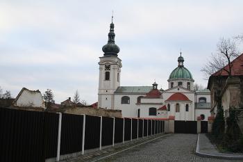 Východní část kostela od severu (© Ivan Grisa, 12/2008)