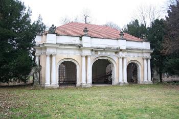 Zahradní pavilon západně od konventu (© Ivan Grisa, 12/2008)