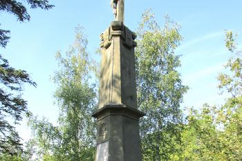 Památník zasnoubení císaře Františka Josefa I. s Alžbětou Bavorskou stojící v Nelahozevsi. (© Pavel Vítek  09/2024)