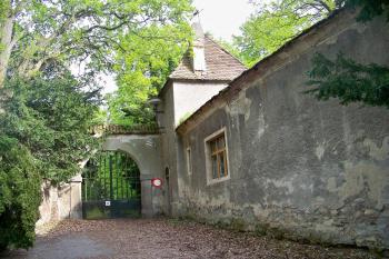 Vchod do zámeckého parku (© Jan Šebek, 05/2010)