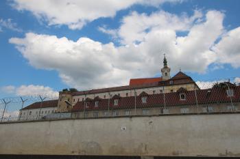 Hrad s kostelem Všech Svatých (© Luděk Vláčil 08/2015)