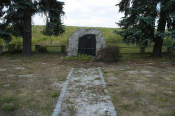Pomník obětem důlní katastrofy (© Jiří Špaček, 08/2015)