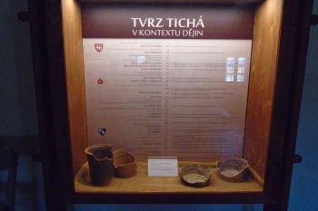 nálezy z archeologického průzkumu v muzeu (© Jaroslav Špiroch  10/2022)