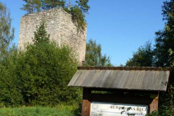 S panelem naučné stezky "Řemeslo na řece" (© Jiří Cukr, 08/2008)