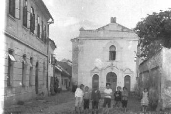 synagoga na staré fotografii (zdroj: http://www.knihovna-jevicko.cz)