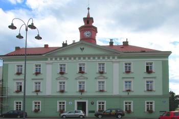 Radnice v Dubé ( © Pavel Vítek 07/2015)