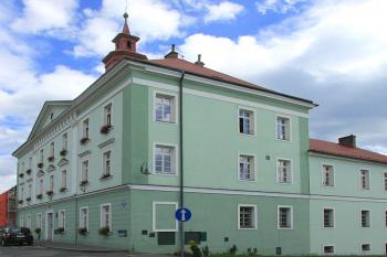 Radnice v Dubé ( © Pavel Vítek 07/2015)