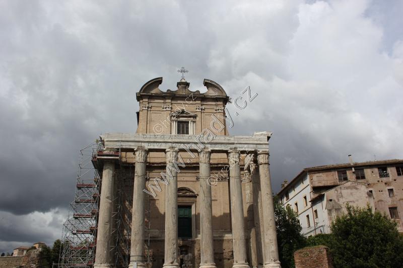 Tempio di Antonino e Faustina (San Lorenzo in Miranda)
