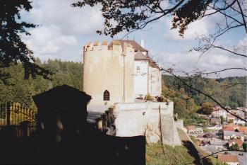 Hrad od jihu (© Lukáš Pechánek, 10/2004)