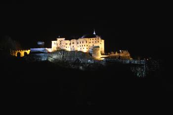 Noční Český Šternberk (© Jan Pospisil, 01/2013)