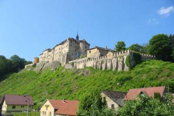 Český Šternberk (2003 ©Puffin Puffin)