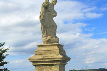 Socha sv. Prokopa u Dubé ( © Pavel Vítek 7/2015)