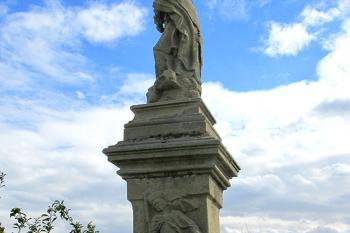 Socha sv. Prokopa u Dubé ( © Pavel Vítek 7/2015)