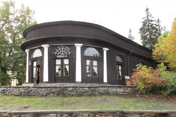 Hudební pavilon v Karlově Studánce ( © Pavel Vítek 10/2015)