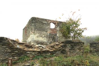 Zřícenina kaple ve Veveří ( © Pavel Vítek 10/2015)