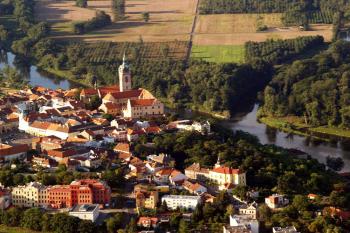 Zámek Mělník - Letecký snímek ( © Radovan Smokoň 08/2006)