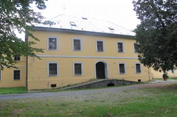 část vých.průčelí (© D Dohňanský, 10/2018)