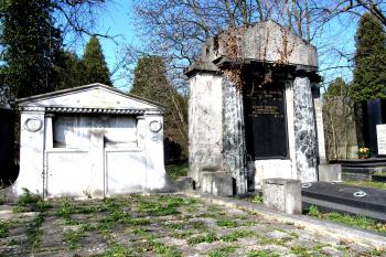 Rodinné hrobky podnikatelů Wilhelma a Ignaze Briessových (© Pavel  Vlach, 04/2015)