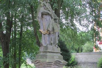 Socha sv. Jana Nepomuckého v Dubé ( © Pavel Vítek 07/2015)