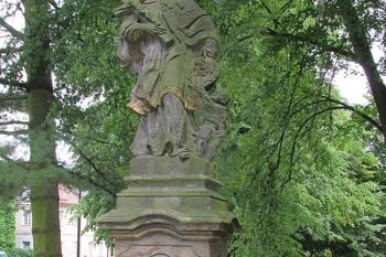 Socha sv. Jana Nepomuckého v Dubé ( © Pavel Vítek 07/2015)