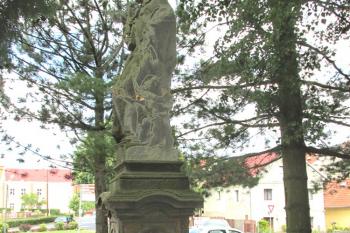 Socha sv. Jana Nepomuckého v Dubé ( © Pavel Vítek 07/2015)