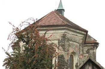 Evangelický kostel v Semtě ( © Pavel Vítek 10/2015)