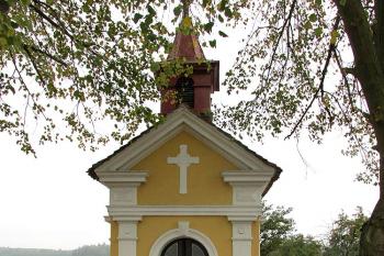 Kaplička Panny Marie v Urbanicích ( © Pavel Vítek 10/2015)