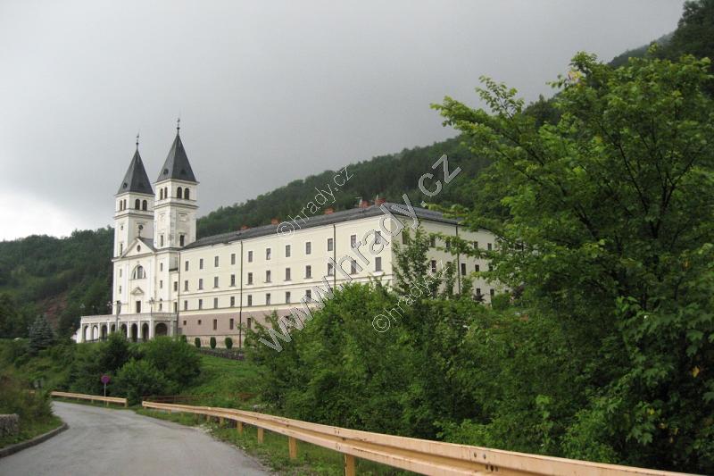 klášter františkánů s kostelem sv. Jana Křtitele