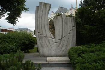 Sklo a kámen (© Jiří Špaček, 08/2015)
