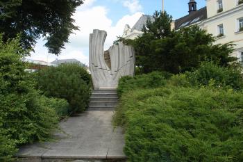 Sklo a kámen (© Jiří Špaček, 08/2015)