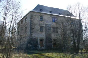 Kuřívody - západní trakt zámku (© Pavel Jarý,  11.03.2007)