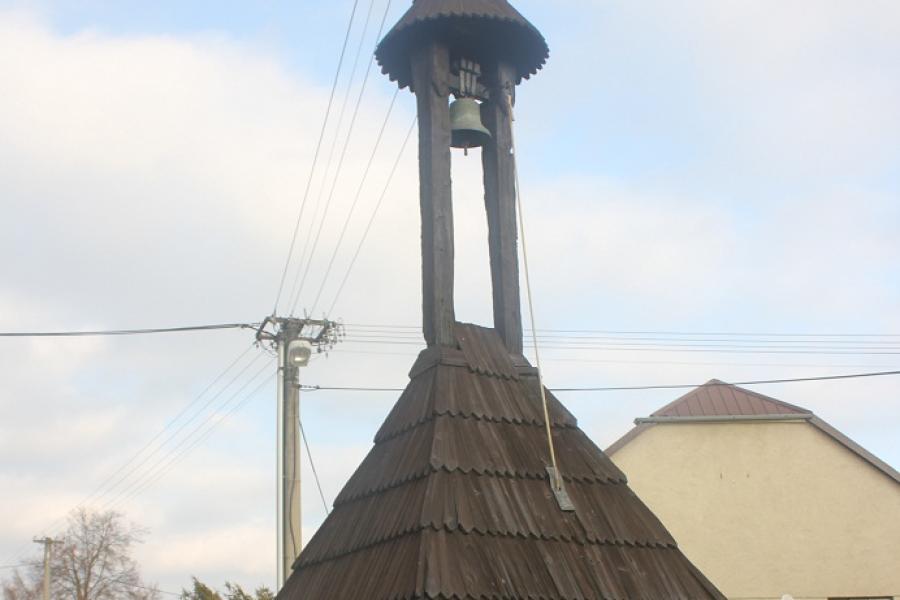 dřevěná zvonička