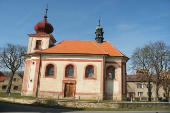 Kostel ve Třtici (© Jiří Špaček, 08/2014)