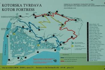 informační cedule s plánem celého opevněného komlexu ( © zdroj: http://dominicus.malleotus.free.fr)