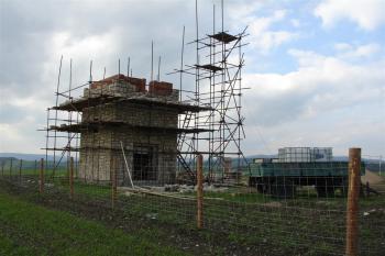 Stavba rozhledny ( © Jiří Čížek 05/2009)