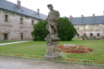 Nádvoří (© Miroslav Novotný, 04/2009)