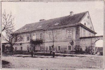 Budova kolem r. 1917. (© zdroj: http://www.fotohistorie.cz)