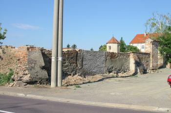 Sv.roh zámeckého areálu ( © Dušan Dohňanský 08/2016)