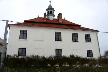Zámek ( © Pavel Vítek 02/2006)