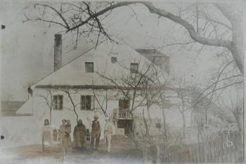 Mlýn před požárem v r. 1930 a následnou přestavbou. (© zdroj: http://fricuvmlyn.blogspot.cz)
