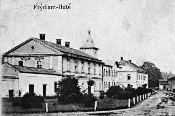 arcibiskupský zámeček spolu se správními budovami železáren a kaplí sv. Barbory na samotném počátku 20. století ( © Fr. Musil: Neznámé zámky Moravy a Slezska, 2015 )